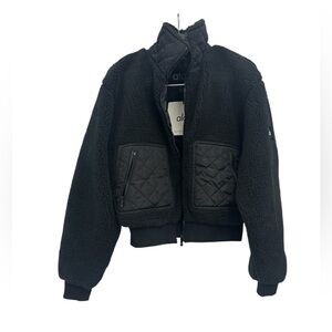 ✨BNWT✨ALO Yoga Sherpa edge quilted Black Teddy bomber Jacket size M